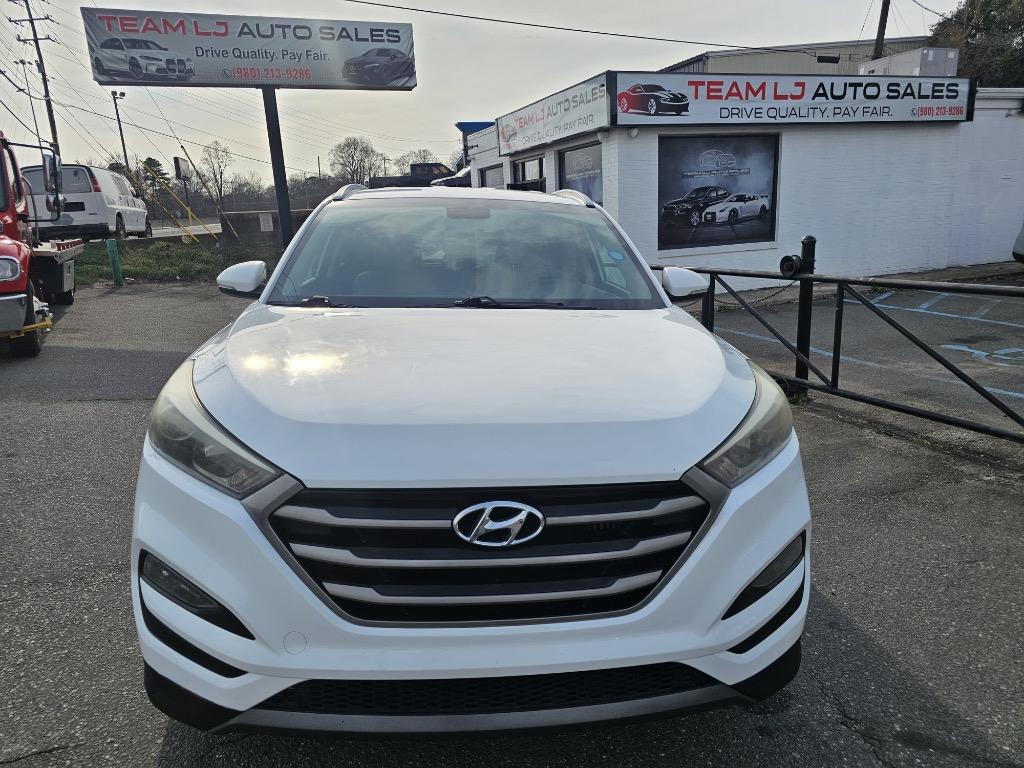 2016 Hyundai Tucson - $9,800