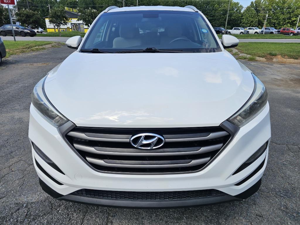 2016 Hyundai Tucson - $9,800