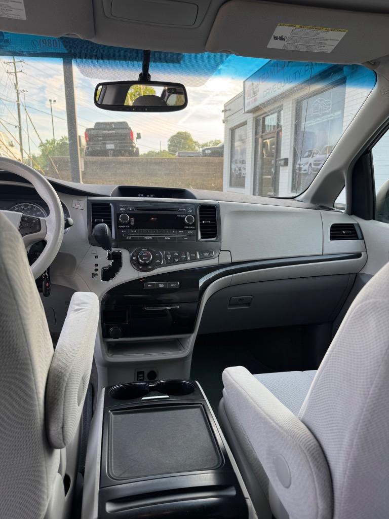 2013 Toyota Sienna - $6,500