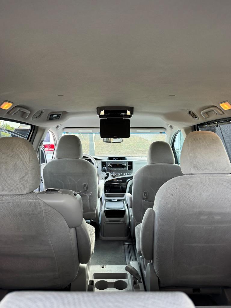 2013 Toyota Sienna - $6,500