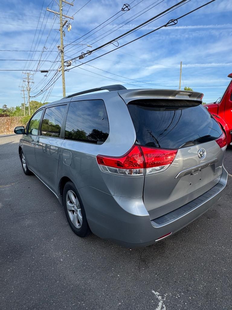 2013 Toyota Sienna - $6,500