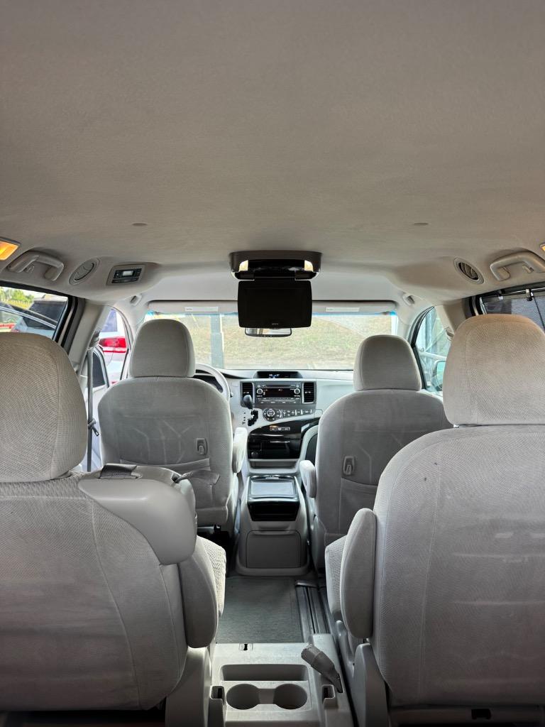 2013 Toyota Sienna - $6,500