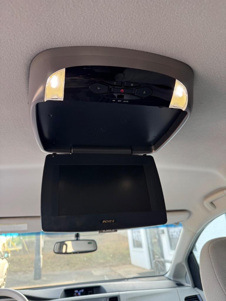 2013 Toyota Sienna - $6,500