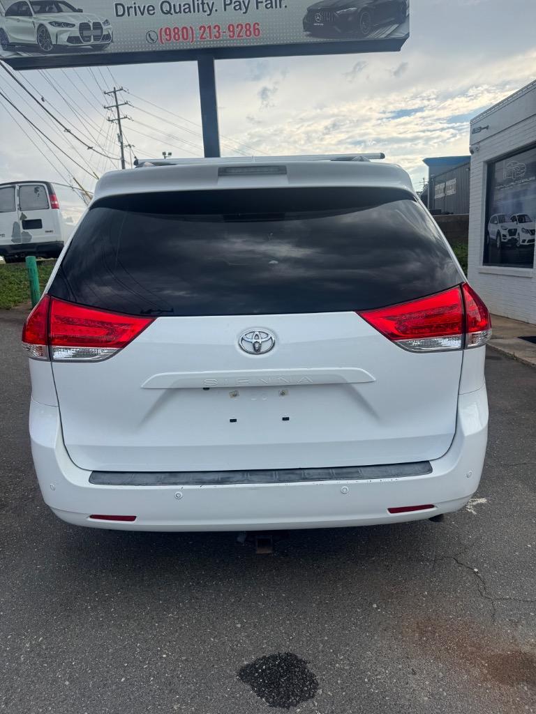 2011 Toyota Sienna - $5,800