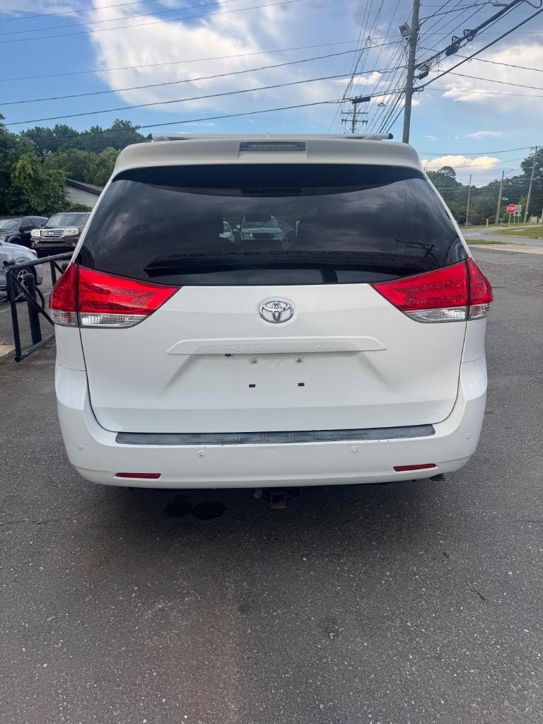2011 Toyota Sienna - $5,800