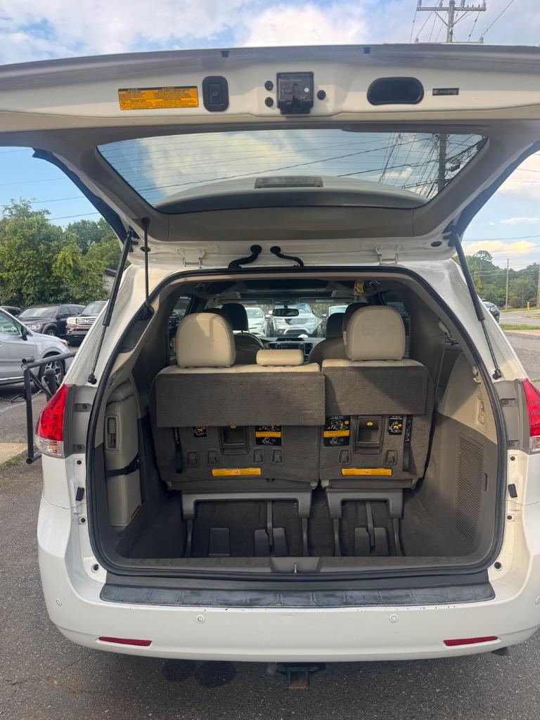 2011 Toyota Sienna - $5,800