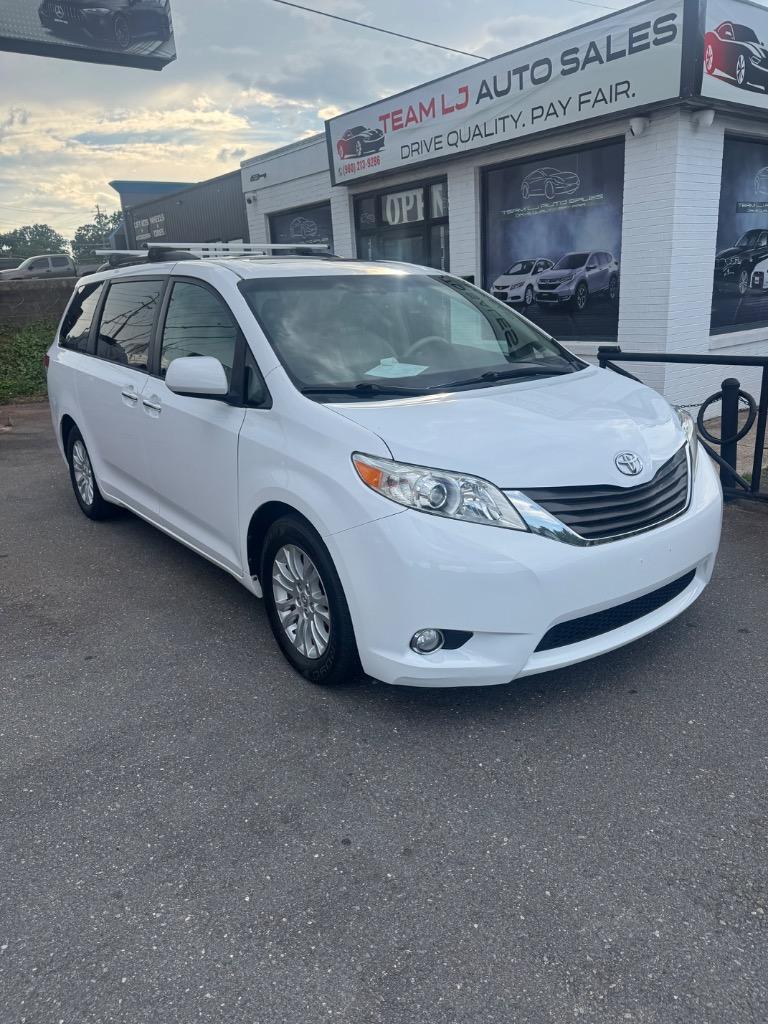 2011 Toyota Sienna - $5,800
