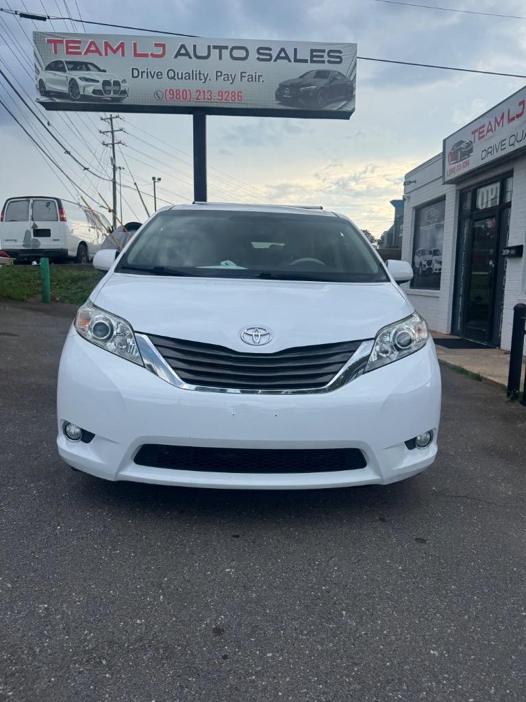 2011 Toyota Sienna - $5,800