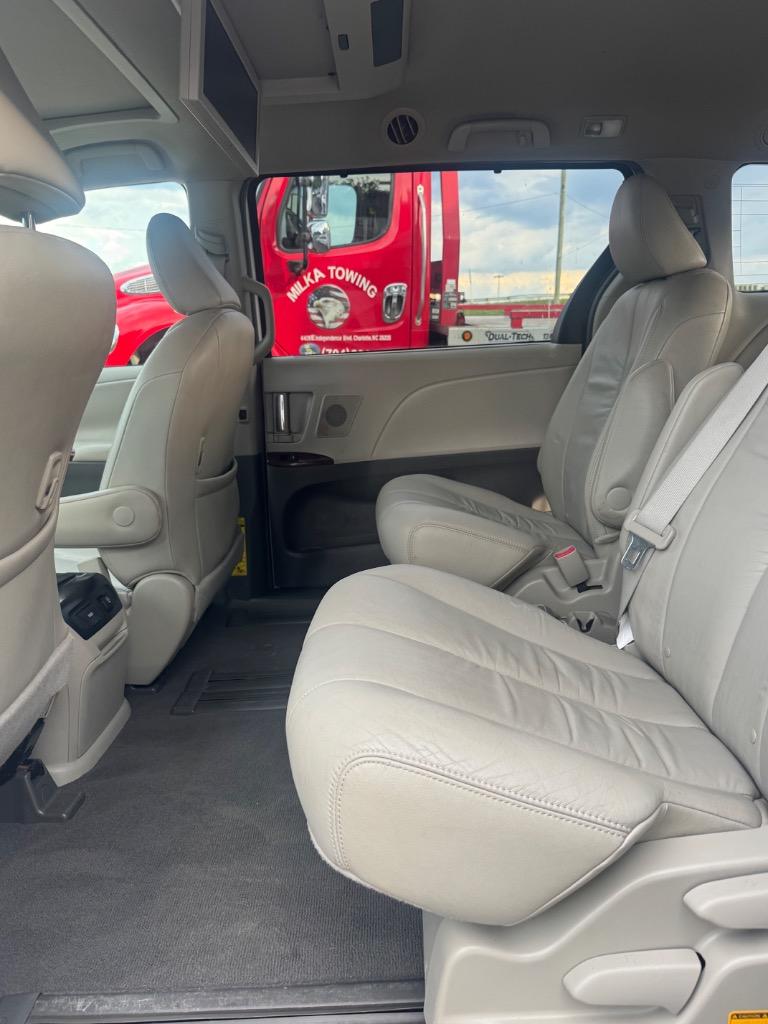 2011 Toyota Sienna - $5,800