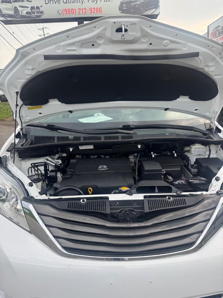2011 Toyota Sienna - $5,800