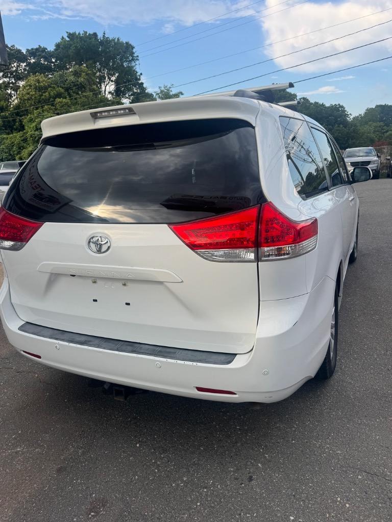 2011 Toyota Sienna - $5,800