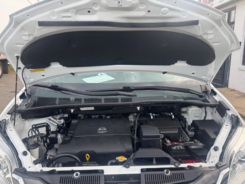2011 Toyota Sienna - $5,800