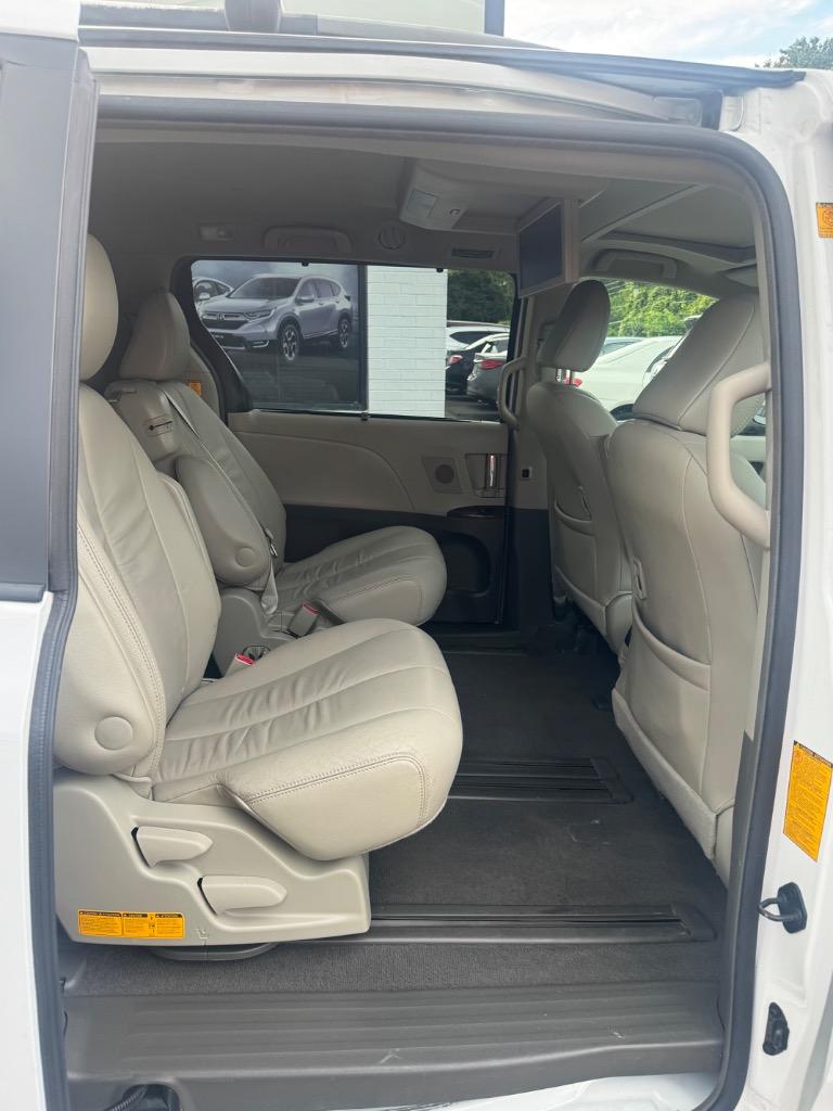 2011 Toyota Sienna - $5,800