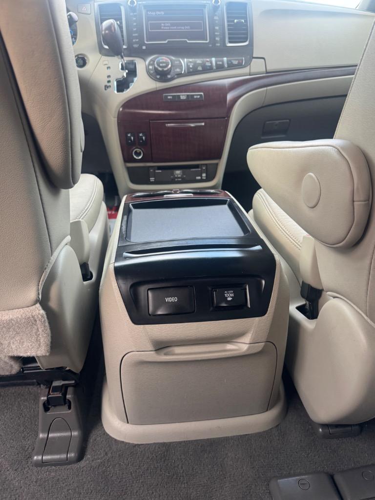 2011 Toyota Sienna - $5,800