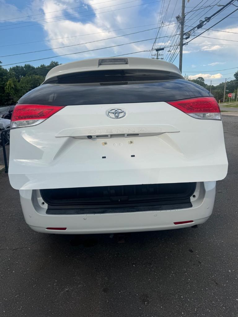 2011 Toyota Sienna - $5,800