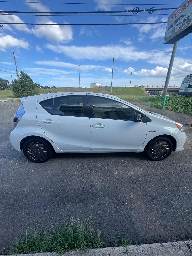 2013 Toyota Prius - $6,000