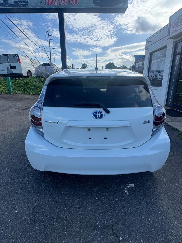 2013 Toyota Prius - $6,000