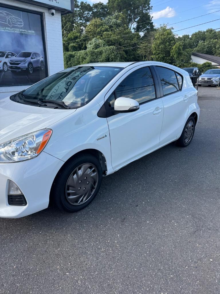 2013 Toyota Prius - $6,000