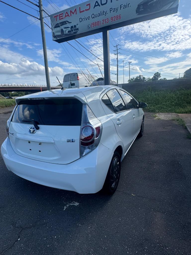 2013 Toyota Prius - $6,000