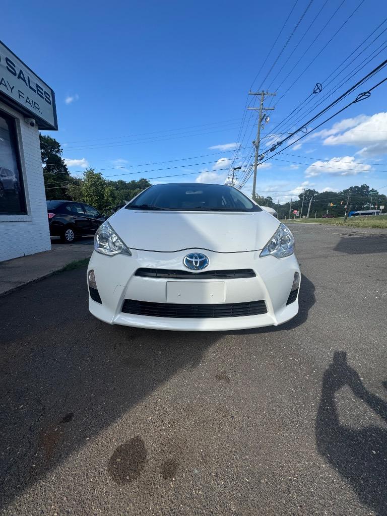 2013 Toyota Prius - $6,000