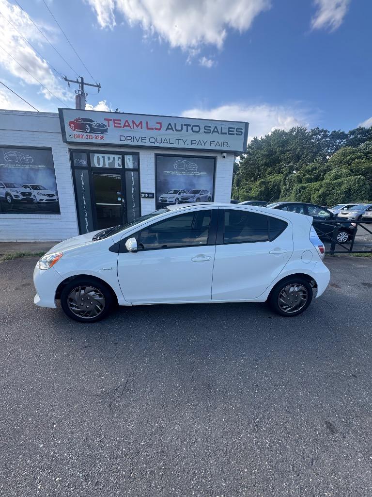 2013 Toyota Prius - $6,000