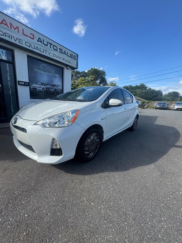 2013 Toyota Prius - $6,000