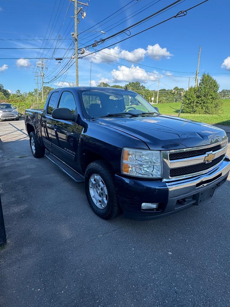 2011 Chevrolet Silverado - $5,200