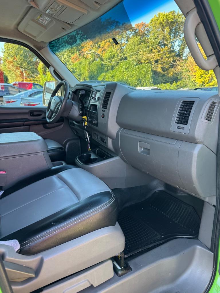 2012 Nissan Nv - $6,000