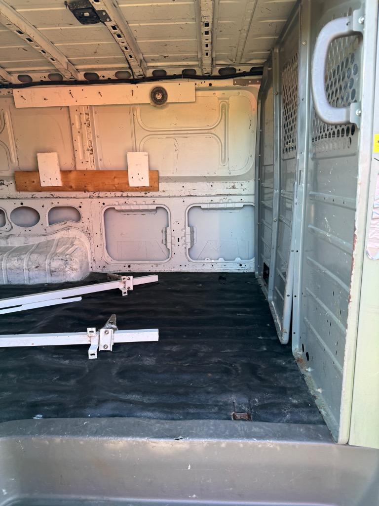2012 Nissan Nv - $6,000