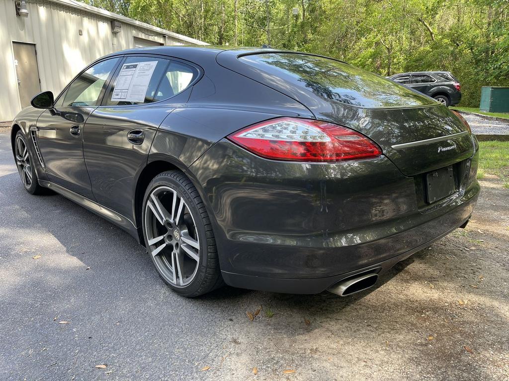 2013 Porsche Panamera 4 photo