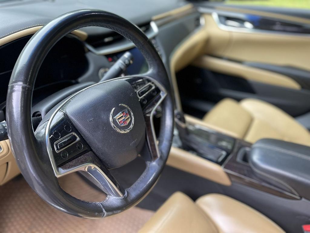 2013 Cadillac XTS Luxury Collection photo