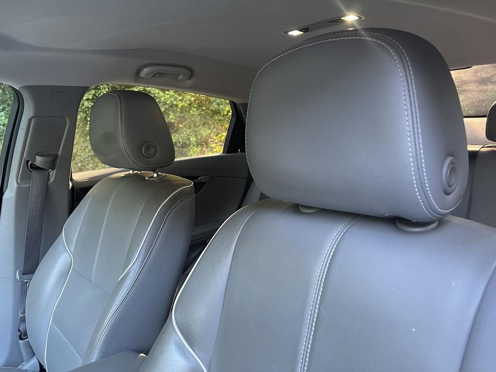 2017 Chevrolet Impala Premier Sedan 4D photo