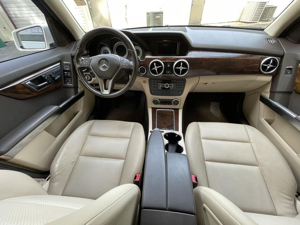 2015 Mercedes-Benz GLK-Class GLK 350 Sport Utility 4D photo