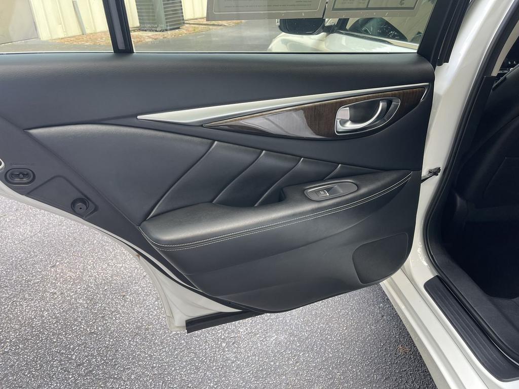 2018 Infiniti Q50 3.0t LUXE Sedan 4D photo