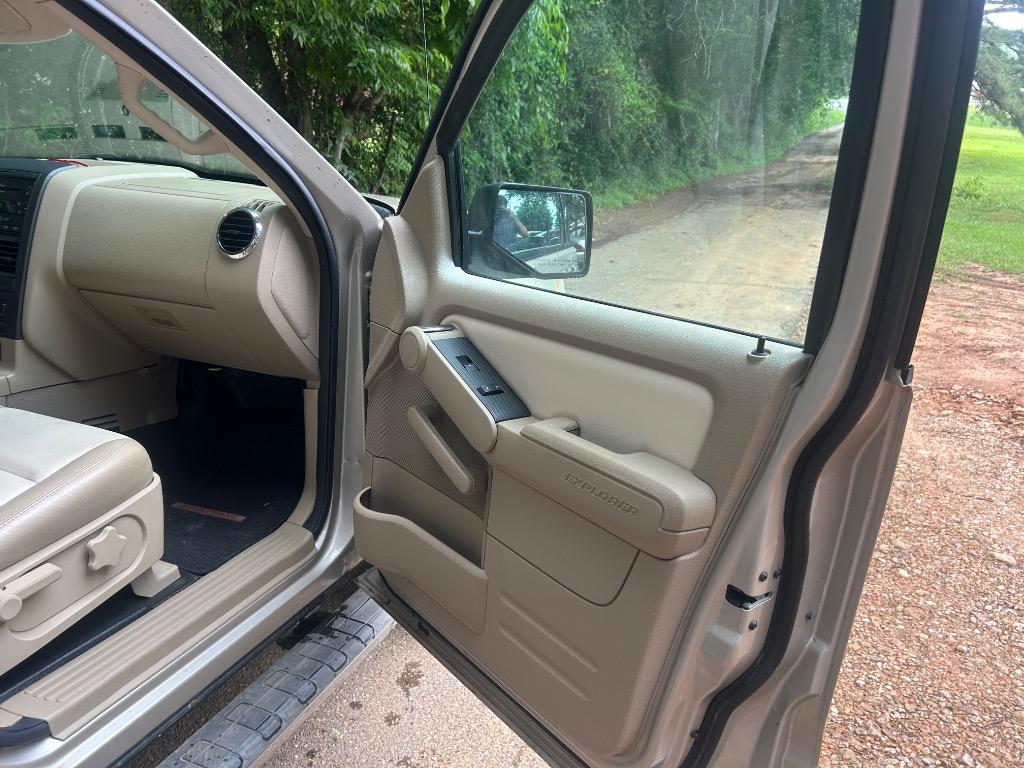 2007 Ford Explorer Sport Trac Limited photo