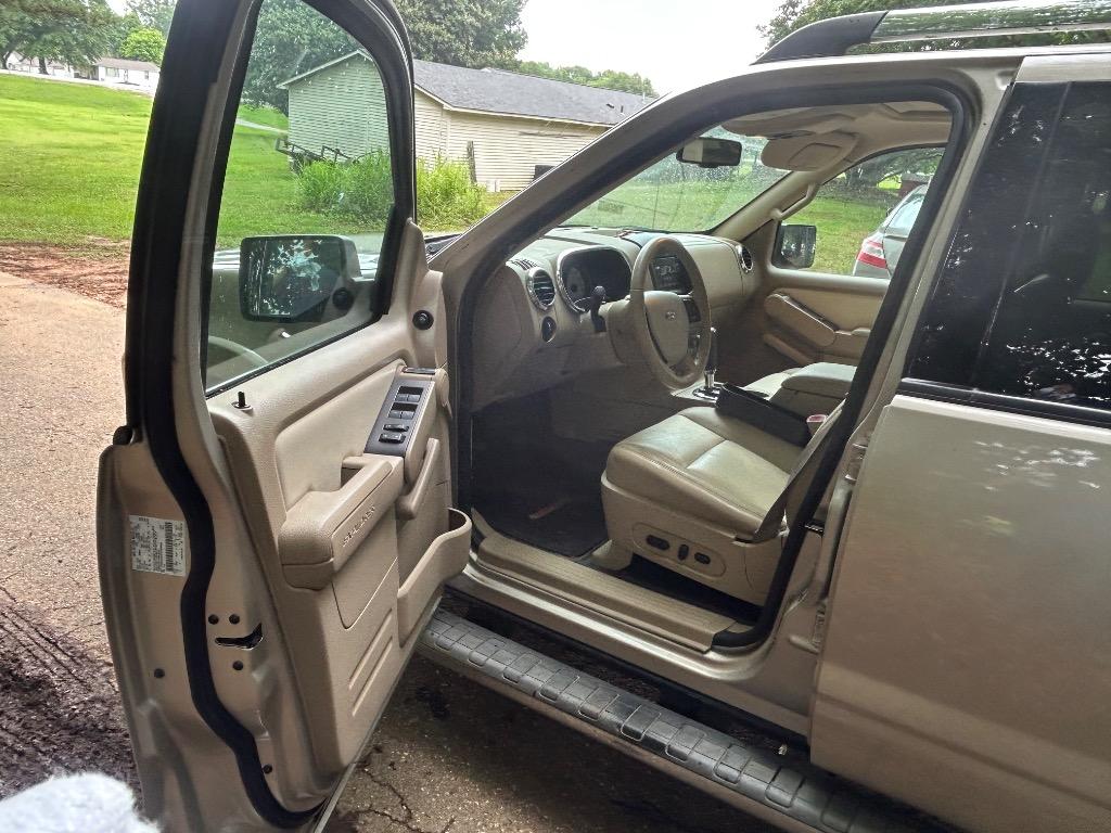 2007 Ford Explorer Sport Trac Limited photo