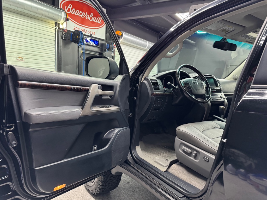 2011 Toyota Land Cruiser photo