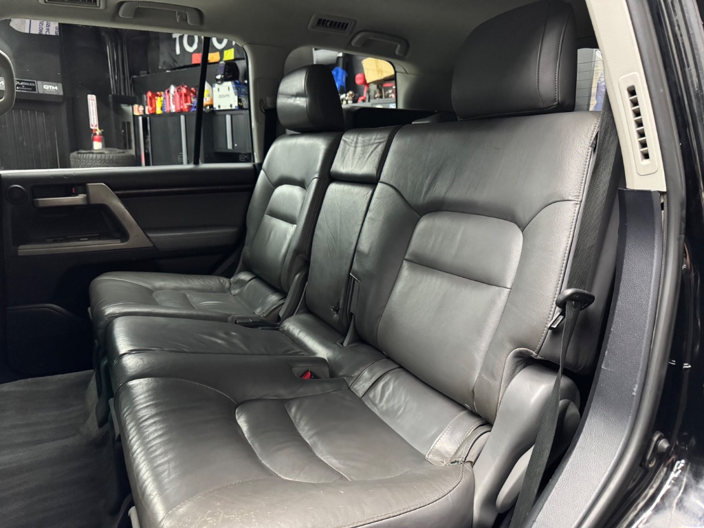 2011 Toyota Land Cruiser photo