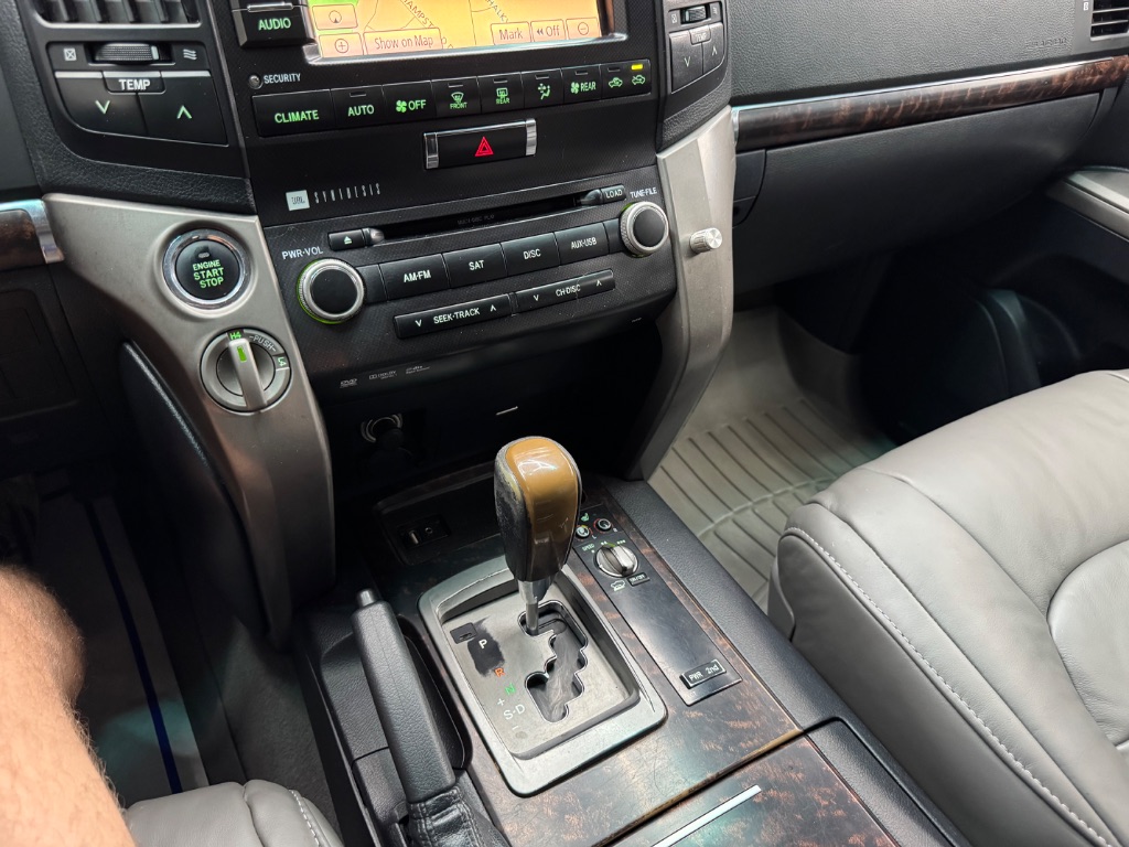 2011 Toyota Land Cruiser photo