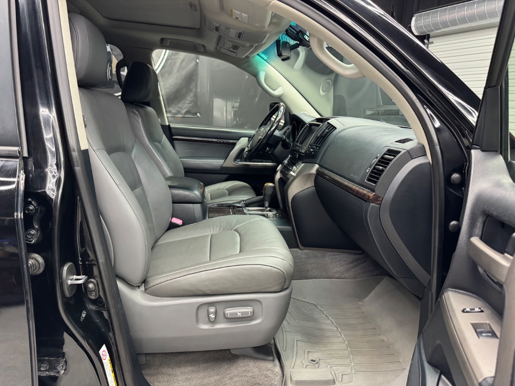 2011 Toyota Land Cruiser photo