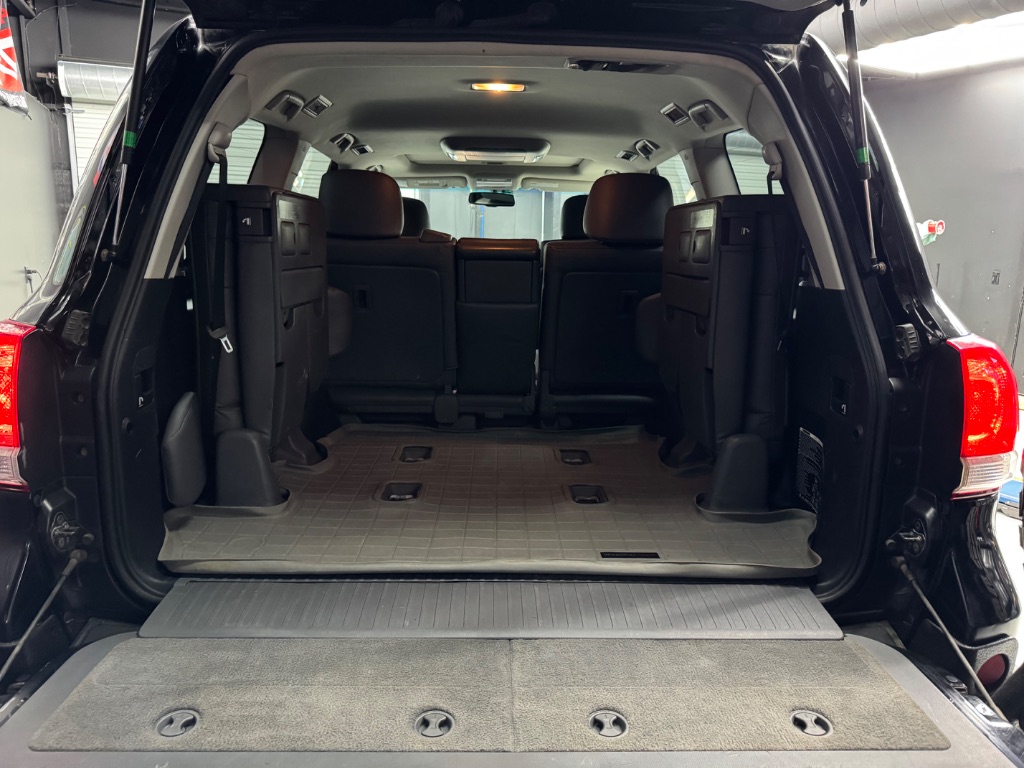 2011 Toyota Land Cruiser photo