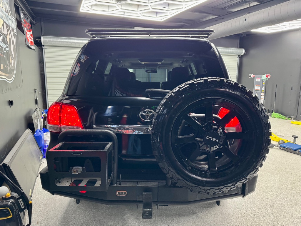 2011 Toyota Land Cruiser photo