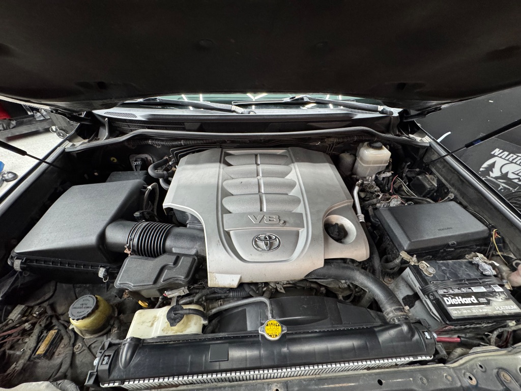 2011 Toyota Land Cruiser photo