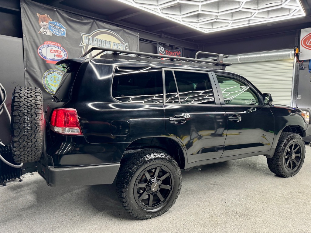 2011 Toyota Land Cruiser photo