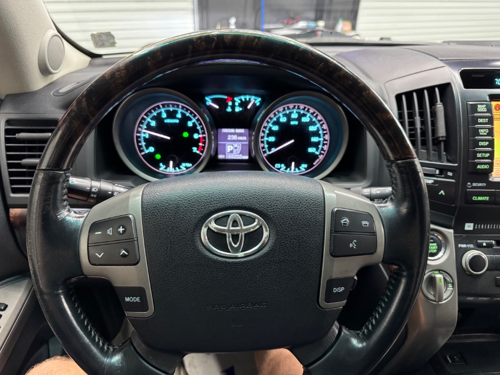 2011 Toyota Land Cruiser photo