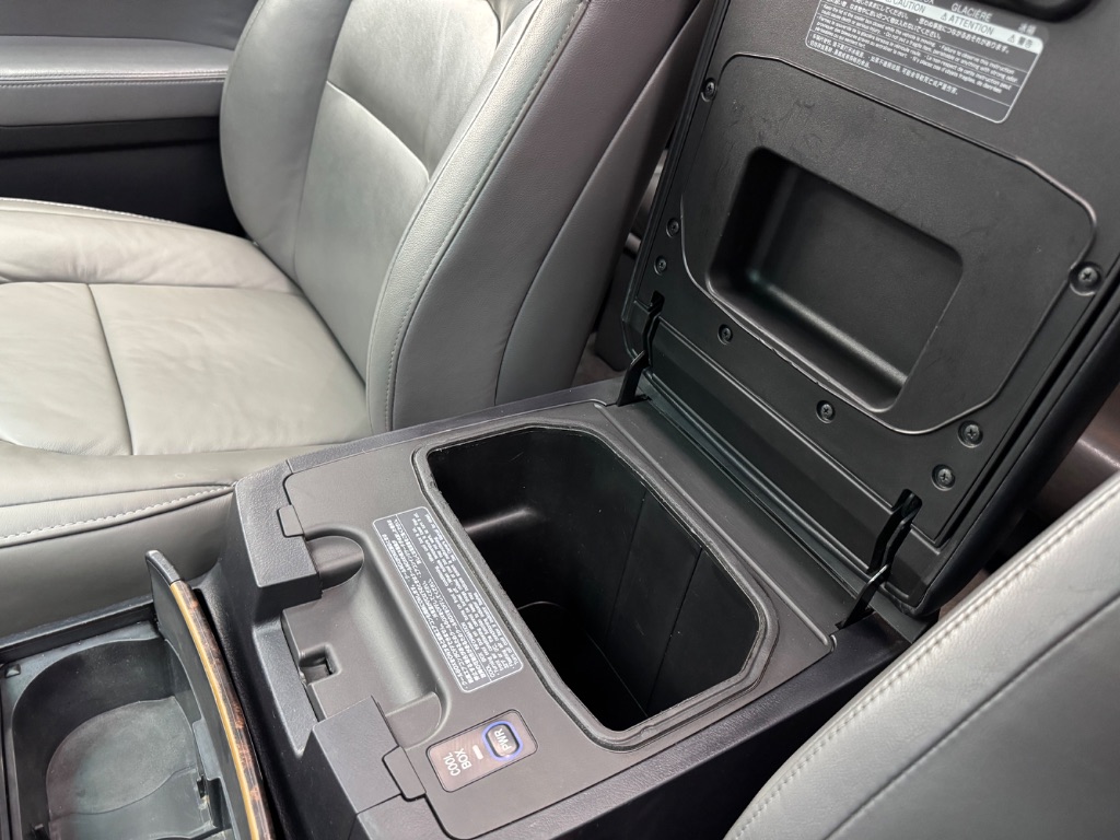 2011 Toyota Land Cruiser photo