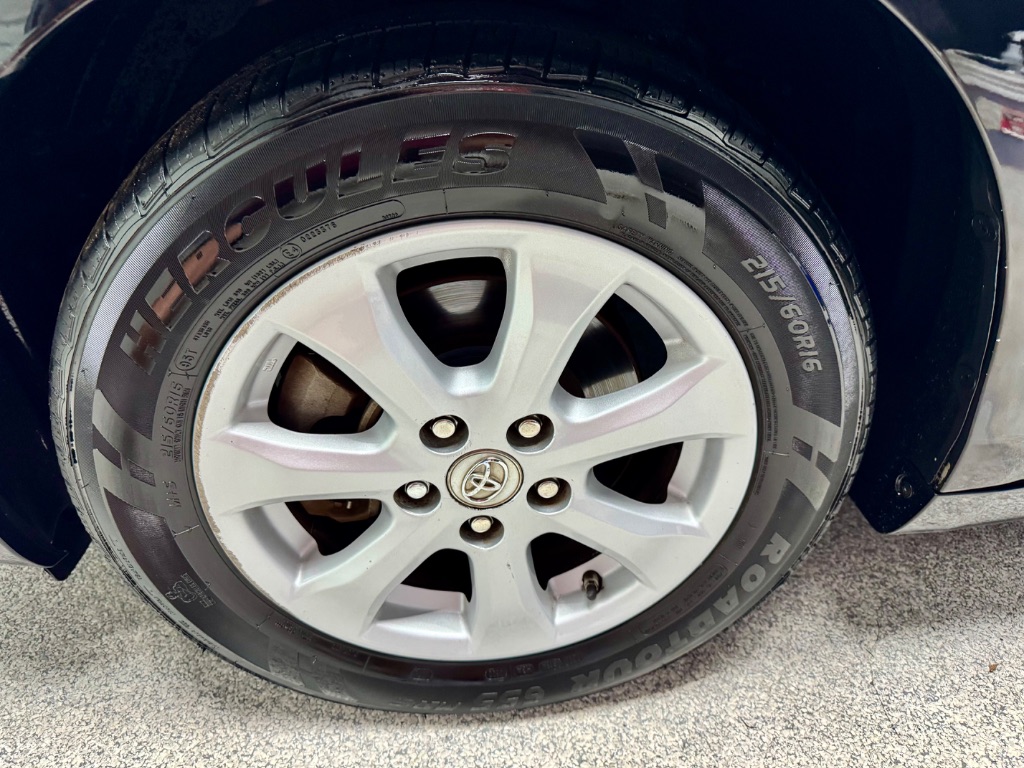 2011 Toyota Camry photo