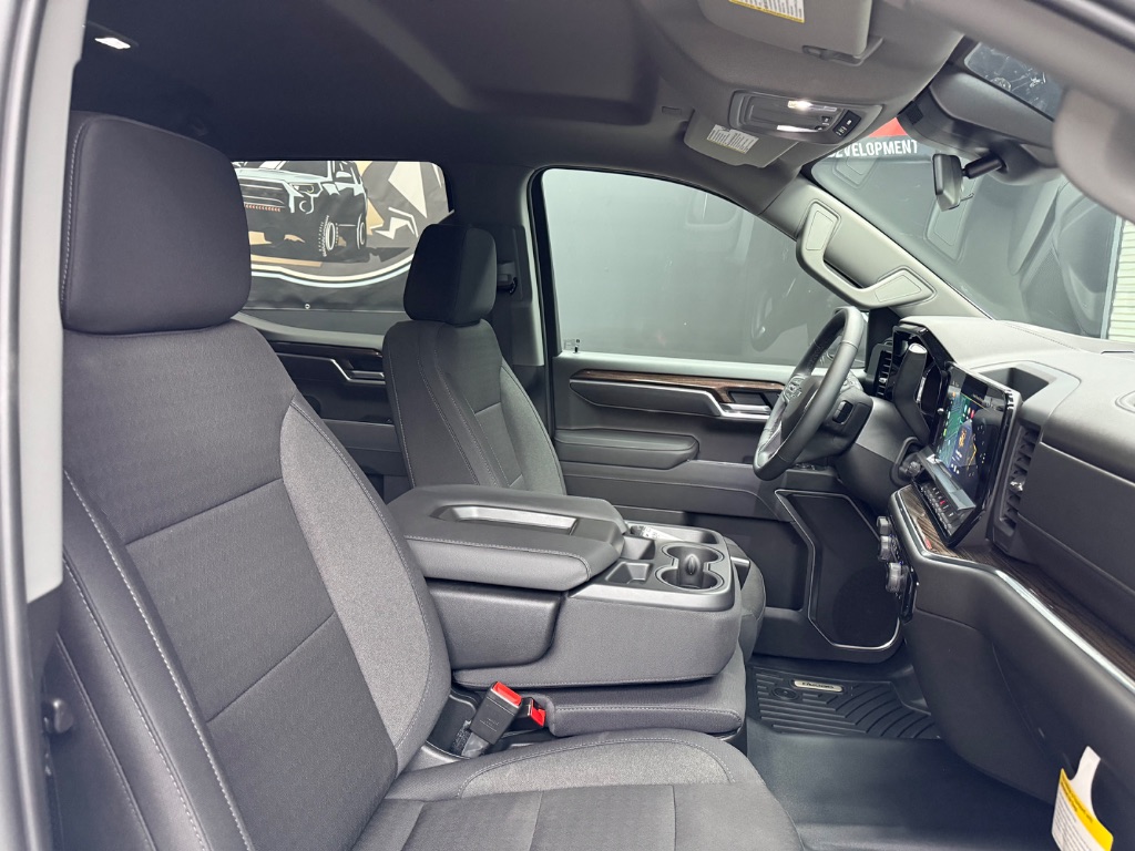 2026 Chevrolet Silverado 1500 - $46,995