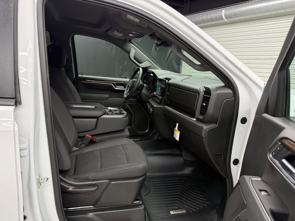 2026 Chevrolet Silverado 1500 - $46,995