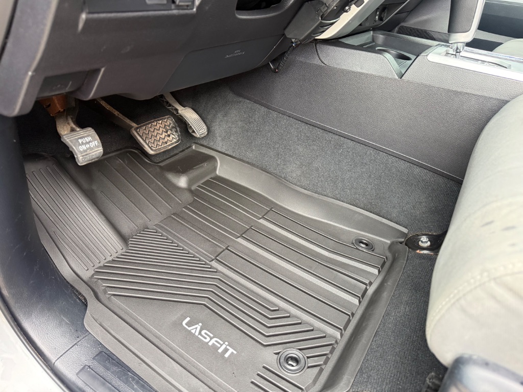 2015 Toyota Tundra - $31,995